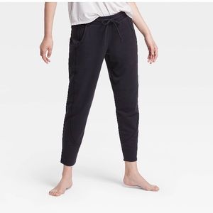 New without tags! Size small joggers! With pockets